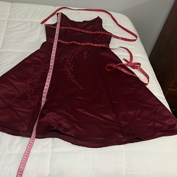 Miss Ma Ma Dress Scoop Neck Sleeveless Sz Medium Burgundy Red Midi 💯 Polyester - Picture 10 of 10